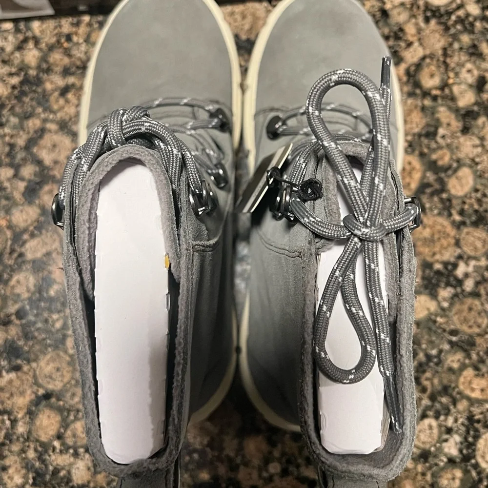 Sorel Quarry Chalk Explorer III Joan Waterproof Sz 10 NWT